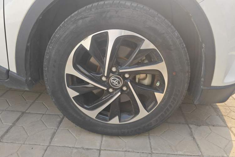 Used Toyota IZOA 2018 2.0L Yichi Version China VI Standard