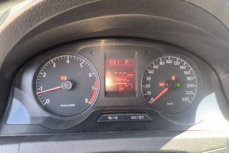 Used Volkswagen Santana 2015 1.6L Automatic Comfort Edition Instrument Cluster