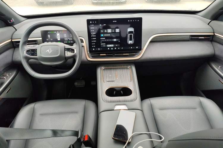 Used Dongfeng eπ eπ008 2024 210Max Range-Extended Version 6 Seats