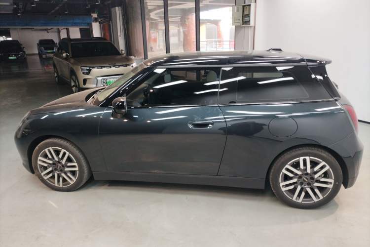 Used MINI Electric MINI COOPER 2025 456km COOPER E Classic Style