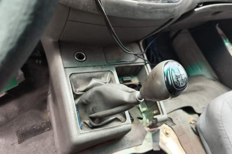 Used Jinbei Hiace 2011 2.0L 5th Generation Kuaiyunwang Luxury Edition 4G19 Gear Lever