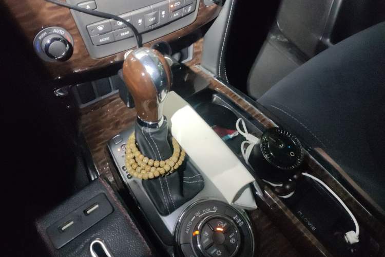 Used Nissan Patrol  Gear Lever