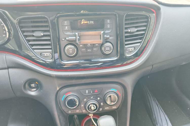 Used Fiat Viaggio 2015 1.4T Automatic Enjoyment Edition Audio And AC Panel