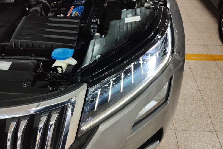 Used Skoda Kodiaq GT 2019 TSI330 Two-Wheel-Drive Luxury Edition China VI Standard Left Front Headlight