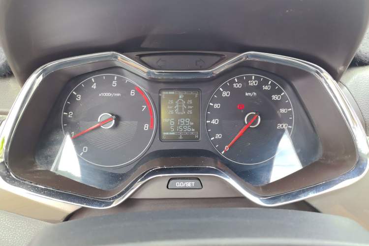 Used Baojun 310W 2017 1.5L Manual Fashion Model China V Odometer Close Up