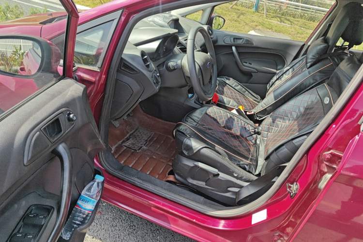 Used Ford Fiesta 2013 Sedan 1.5L Manual Fashion Edition
