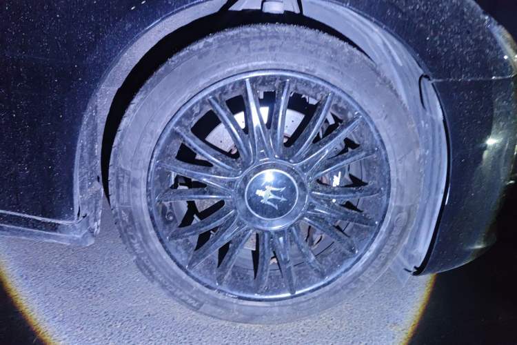 Used Maserati President 2013 3.0T Standard Model Right Front Wheel Hub