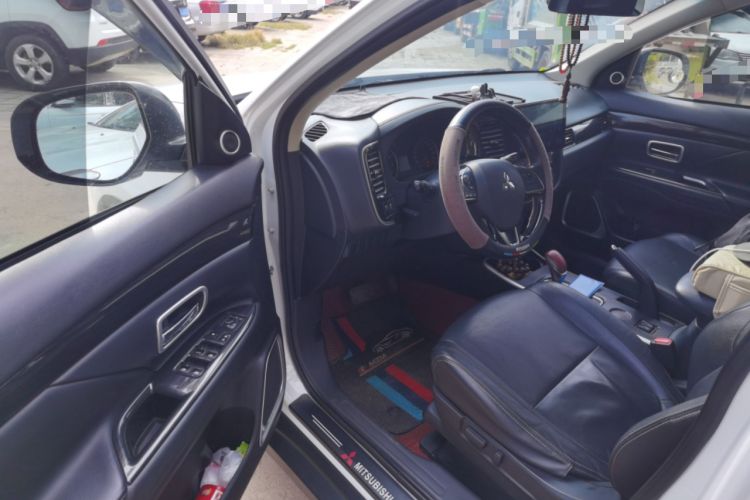 Used Mitsubishi Outlander 2018 2.0L Two-Wheel Drive Glory Edition 5 Seats
