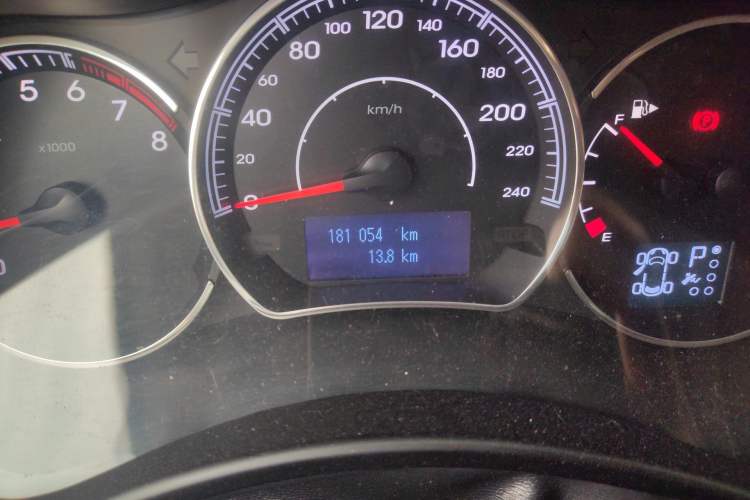 Used Renault Koleos 2013 2.5L Two-Wheel-Drive Urban Edition Odometer Close Up