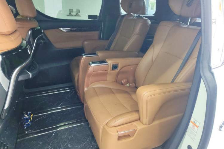 Used Toyota Alphard 2019 Dual-Engine 2.5L Luxury Edition