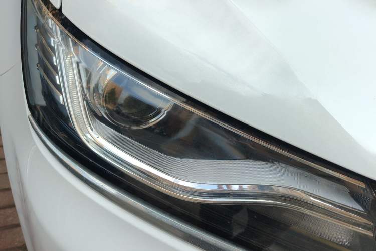 Used Roewe RX5 2018 20T Two-Wheel Drive Manual Internet Smart Edition