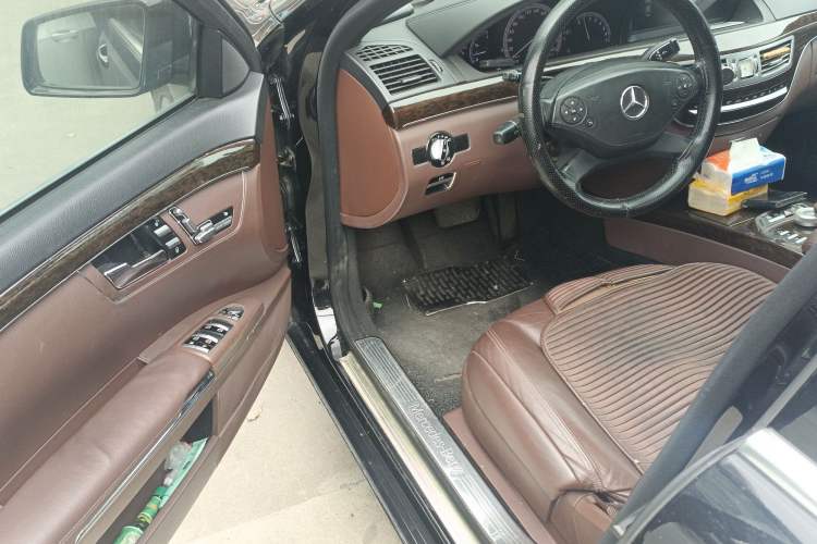 Used Mercedes-Benz S-Class 2012 S 300 L Business Standard Model