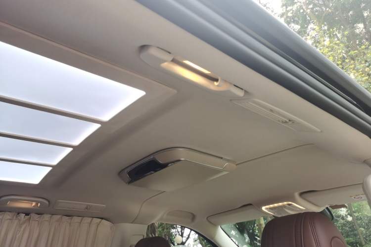 Used Mercedes-Benz Vito 2020 2.0T Elite Version 7 Seats
