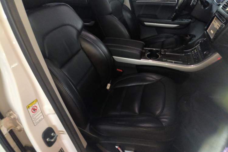 Used Haval H8 2015 2.0T Two-Wheel-Drive Luxury Version
