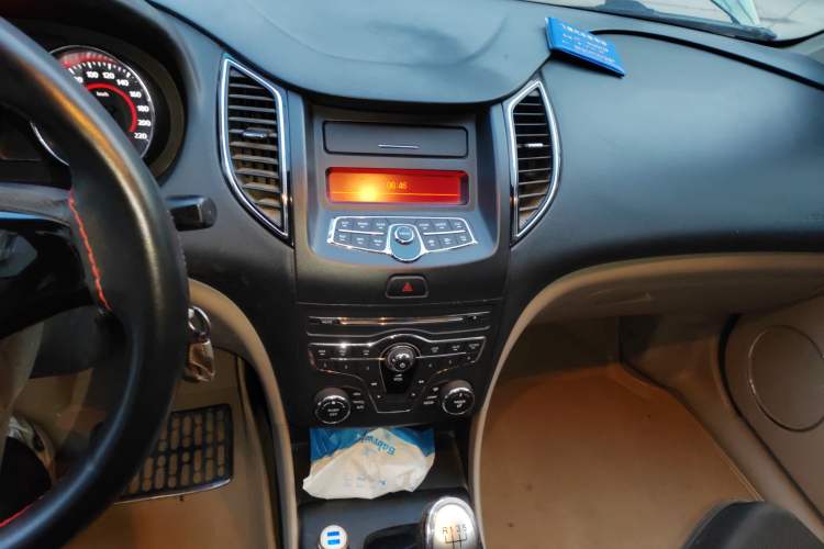 Used Bestune B50 2013 1.6L manual Comfort trim level