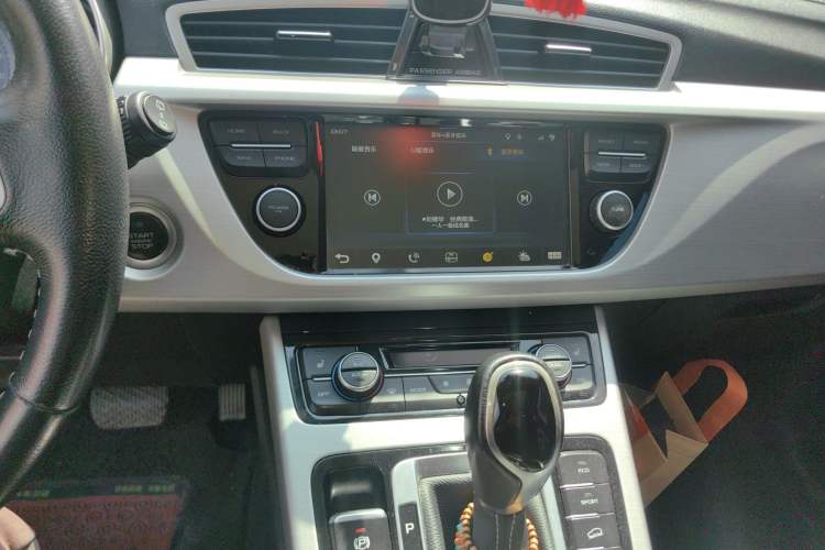 Used Geely Auto Emgrand X7 Sport 2016 1.8TD Automatic Smart Model Audio And AC Panel