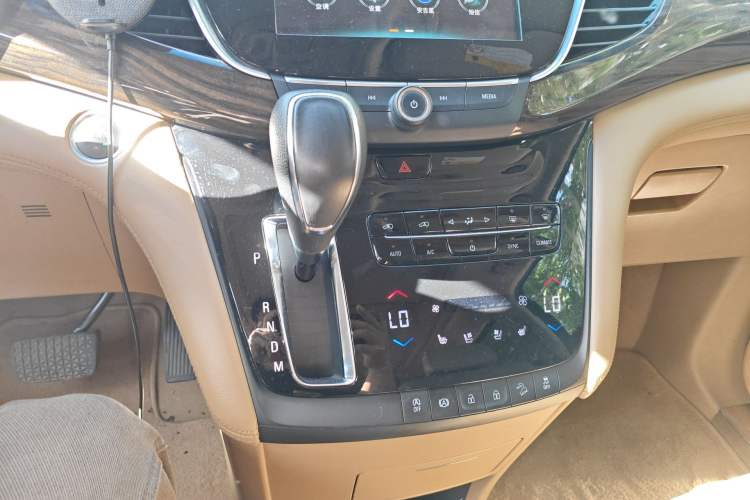 Used Buick GL8 2017 ES 28T Flagship Model China V Standard
