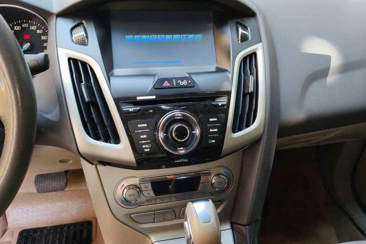 Used Ford Focus 2012 Sedan 1.6L Automatic Fashion Edition