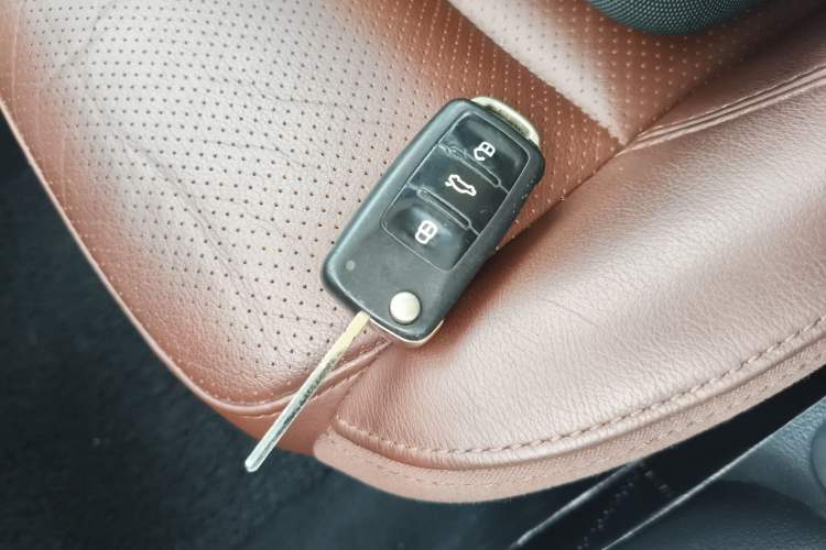 Used Volkswagen Tiguan 2013 1.8 TSI Automatic All-Wheel Drive Luxury Model Vehicle Key