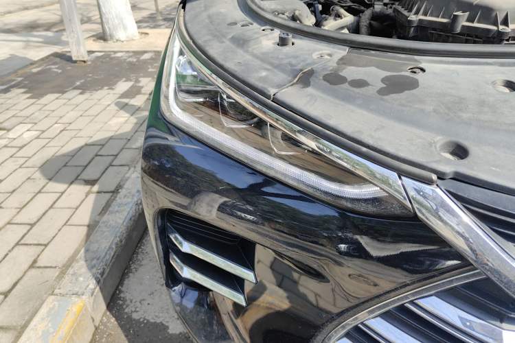 Used BYD Tang New Energy 2018 DM 2.0T All-Wheel Drive Smart Connectivity Luxury Model 7 Seats China V Emission Standard