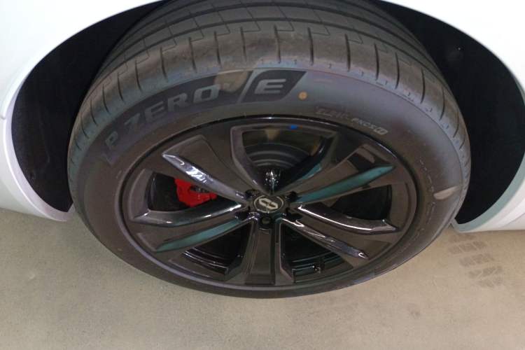 Used Hima AITO M7 2026 Model Range-Extending Max All-Wheel Drive 5-Seater Version Right Rear Wheel Hub