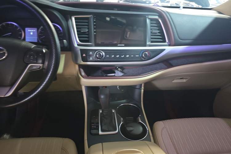 Used Toyota Highlander 2017 2.0T Four-Wheel Drive Elite Edition 7-Seater
