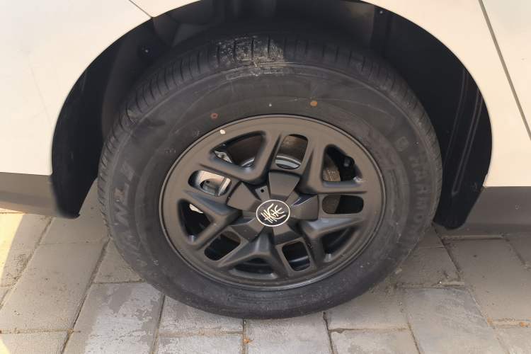 Used BYD Qin PLUS 2025 DM-i Smart Drive 55KM Leading Model Right Rear Wheel Hub