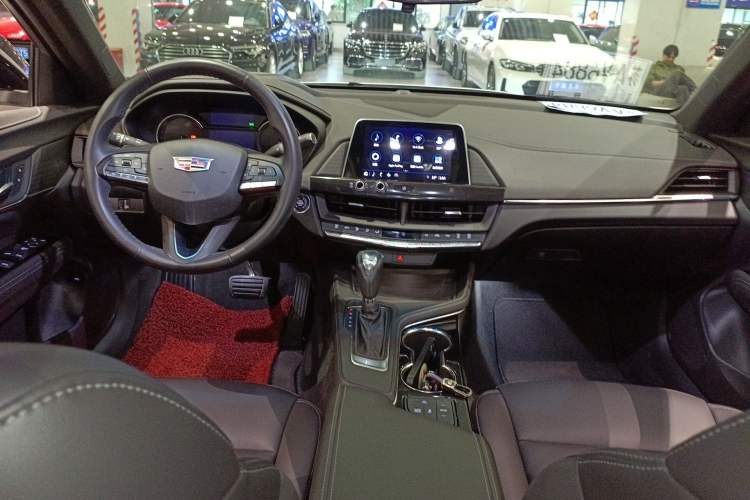 Used Cadillac CT4 2021 28T Fashion Edition Center Console