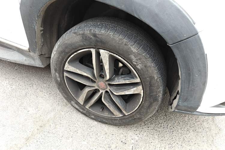 Used BYD Tang New Energy 2015 2.0T Four-Wheel-Drive Flagship Model