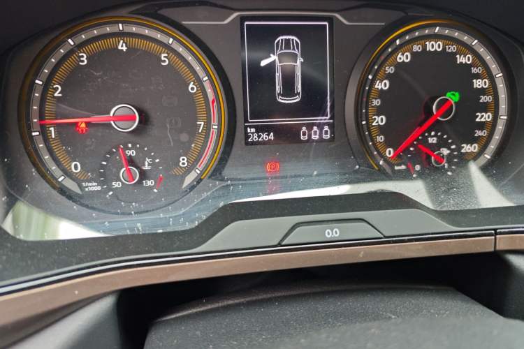 Used Volkswagen Tharu 2020 280TSI Two-Wheel Drive Luxury Plus Version China VI Standard Odometer Close Up