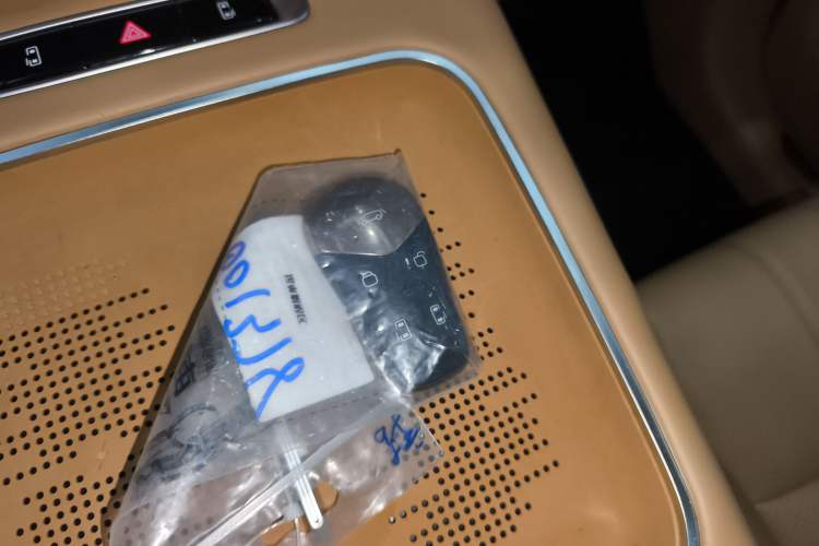 Used VOYAH Dream 2025 PHEV Four-Wheel-Drive Flagship Kunpeng Edition Vehicle Key