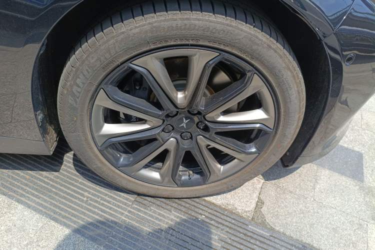 Used XPeng P7 2021 480N Right Front Wheel Hub