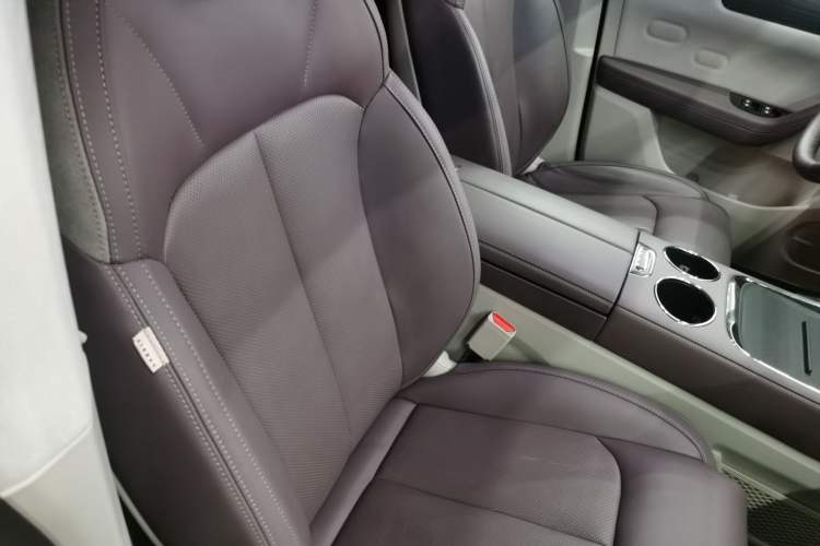 Used Leapmotor C11 2023 Pure Electric 580 All-Wheel-Drive Performance Edition Right Front Seat