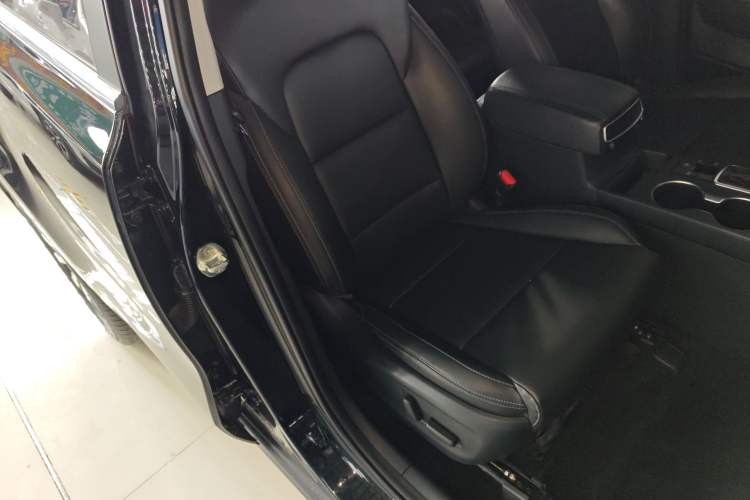 Used Kia KX5 2017 1.6T Automatic Two-Wheel Drive 15th Anniversary Special Edition DLX