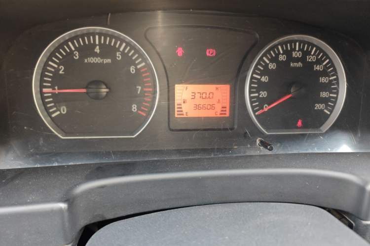 Used FORTHING Lingzhi 2013 M3 1.6L 7-Seater Luxury Model