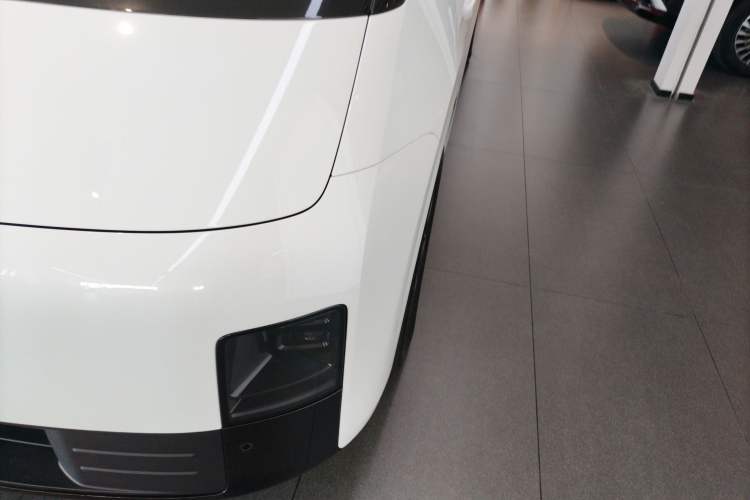 Used Li Auto MEGA 2025 Ultra Smart Refreshed Edition