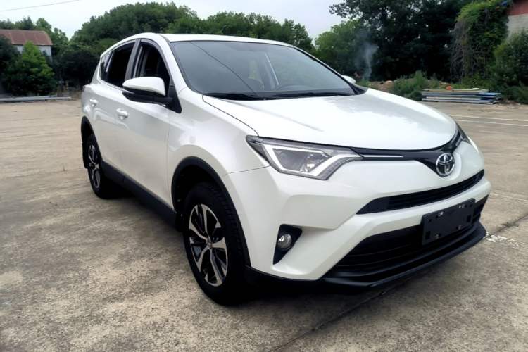 Used Toyota RAV4 2019 2.0L CVT Two-Wheel Drive Pioneer Edition China V Standard
