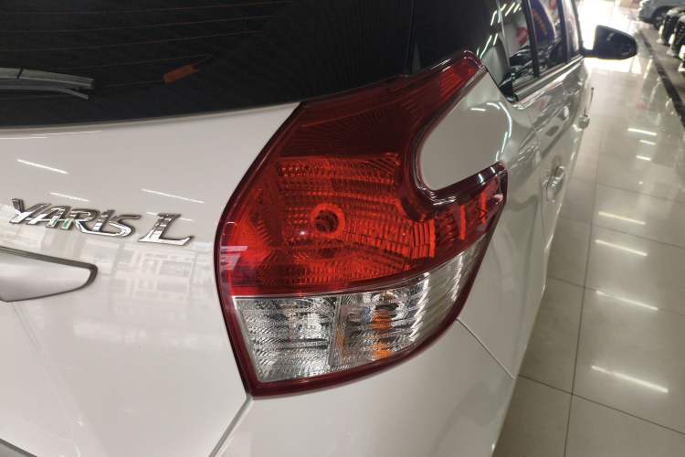 Used Toyota YARiS L Zhi Xuan 2015 1.5E Automatic Charm Edition