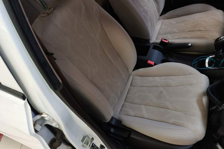 Used Baojun 310W 2017 1.5L Manual Comfort Version China VI Emission Standard