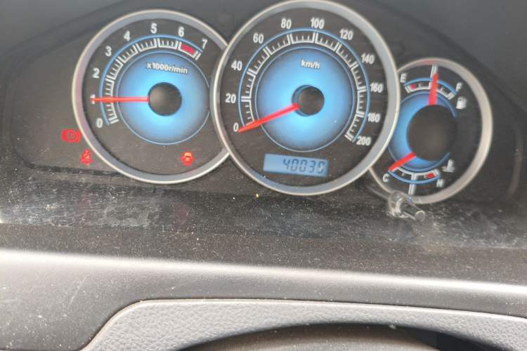 Used FAW Weizhi V5 2013 1.5L Manual Elite Model China IV Standard