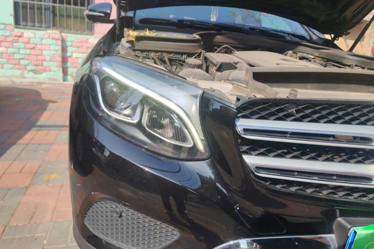 Used Mercedes-Benz GLC 2016 GLC 260 4MATIC Luxury Model
