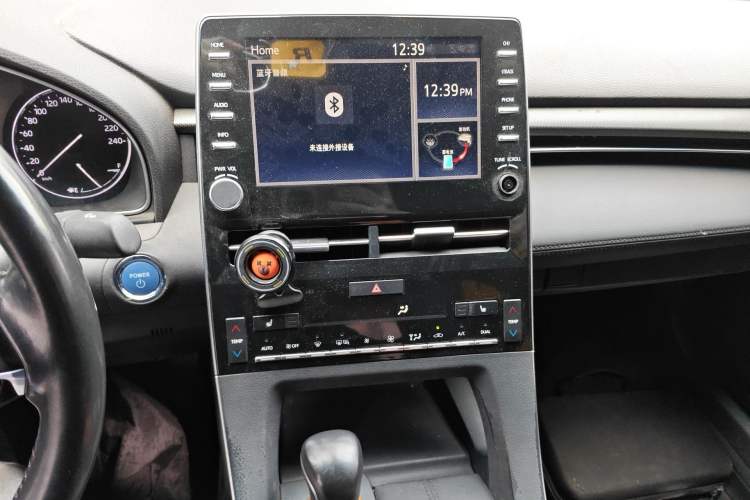 Used Toyota Avalon 2019 Dual-Engine 2.5L XLE Prestige Version China VI Standard Audio And AC Panel