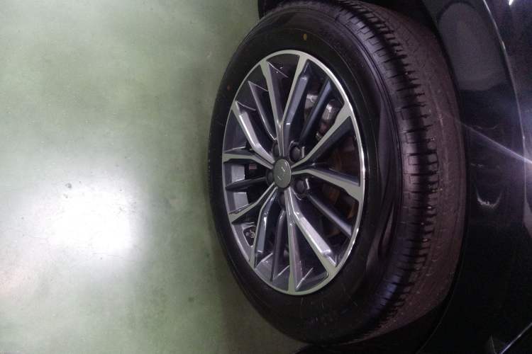 Used Geely Auto Preface 2025 Dongfang Yao 1.5TD Fuyao Edition Right Rear Wheel Hub