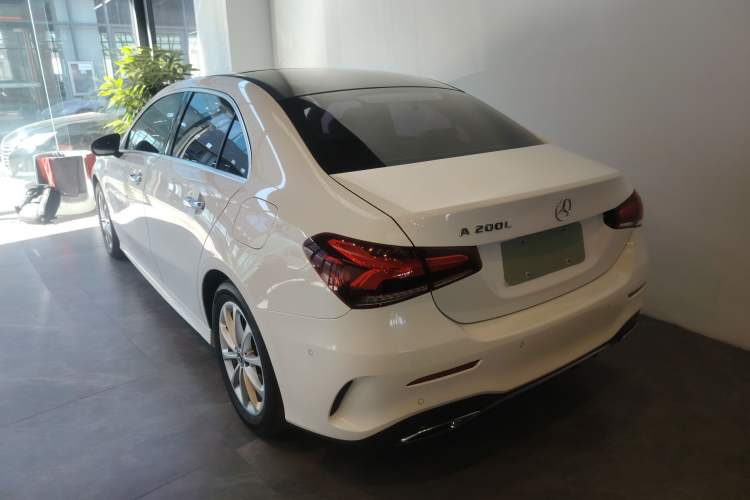 Used Mercedes-Benz A-Class 2021 A 200 L Sport Sedan Fashion Model
