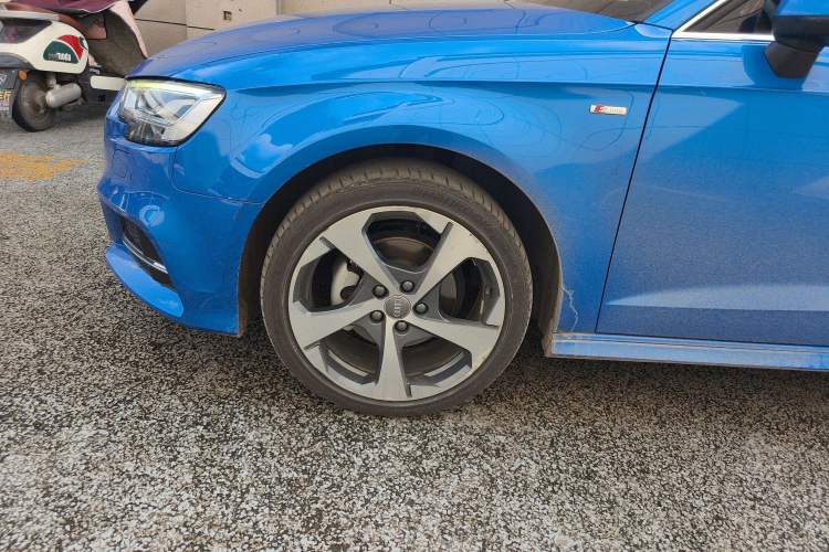 Used Audi A3 2020 Sportback 35 TFSI Sporty Model China VI Left Front Wheel Hub