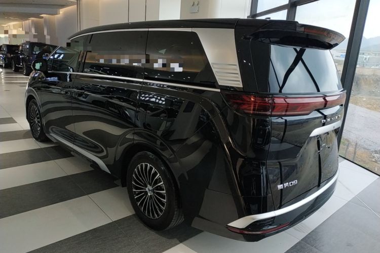 Used Denza D9 2024 DM-i 980 Four-Wheel Drive Prestige Model
