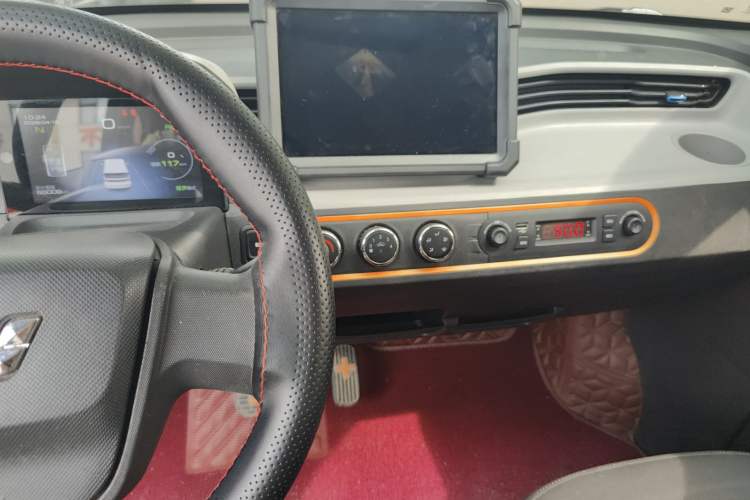 Used Wuling Hongguang MINIEV 2021 Macaron Fashion Model Lithium Iron Phosphate Audio And AC Panel