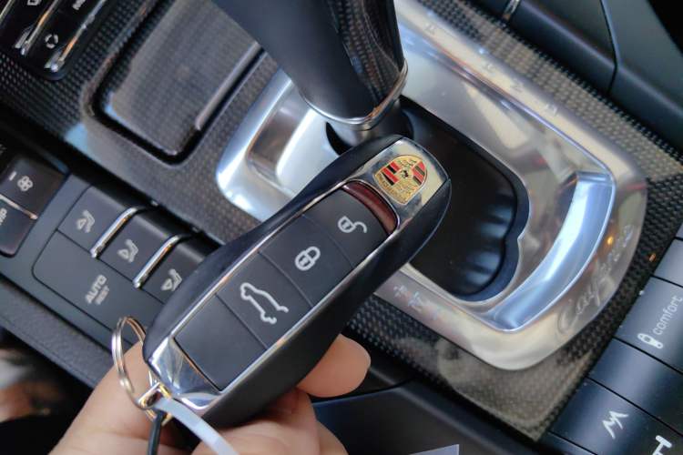 Used Porsche Cayenne 2011 Cayenne 3.0T Vehicle Key