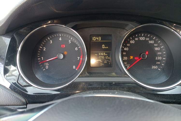 Used Volkswagen Sagitar 2015 1.6L Manual Comfort Model Instrument Cluster