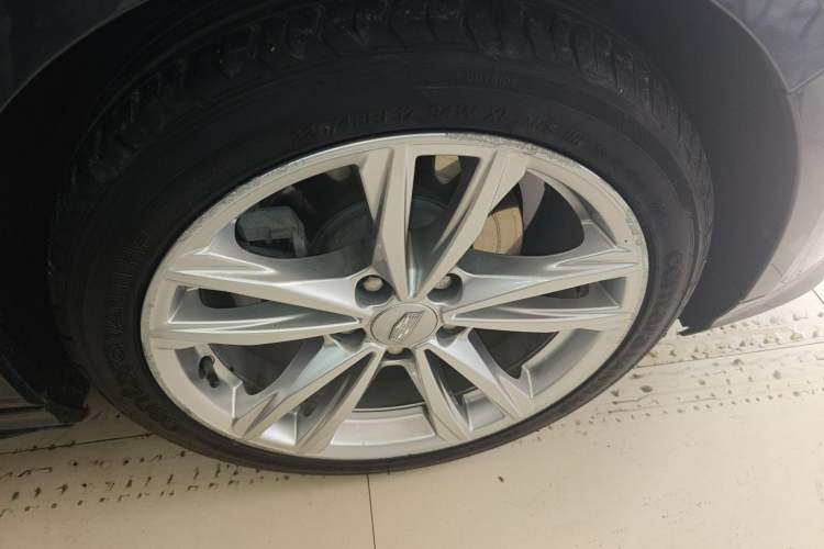 Used Cadillac CT4 2022 28T Fashion Edition Right Rear Wheel Hub